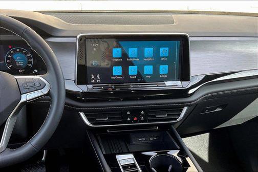 2025 Volkswagen Atlas Cross Sport 2.0T SE w/Technology 4MOTION