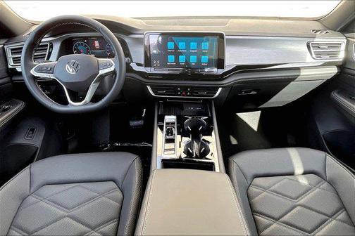 2025 Volkswagen Atlas Cross Sport 2.0T SE w/Technology 4MOTION