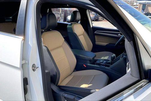 2022 Volkswagen Atlas Cross Sport 2.0T SE w/Technology 4MOTION