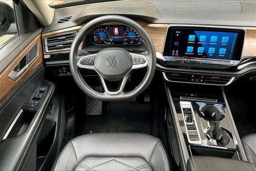 2024 Volkswagen Atlas 2.0T SE w/Technology 4MOTION