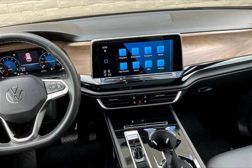 2024 Volkswagen Atlas 2.0T SE w/Technology 4MOTION