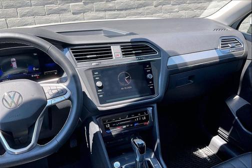 Pure White 2022 Volkswagen Tiguan 2.0T SE 4MOTION