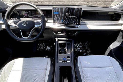 2025 Volkswagen Tiguan 2.0T SE 4MOTION
