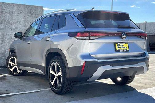 pyrite silver metallic 2026 Volkswagen Tiguan 2.0T SE 4MOTION