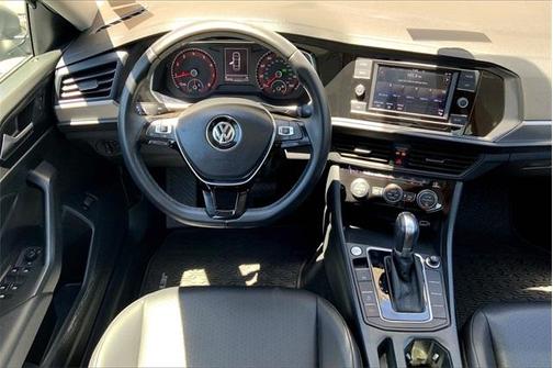 Photo 4 of 33 of 2019 Volkswagen Jetta 1.4T SE