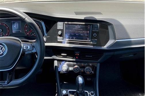 Photo 5 of 33 of 2019 Volkswagen Jetta 1.4T SE