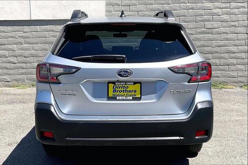 Ice Silver Metallic 2023 Subaru Outback Premium
