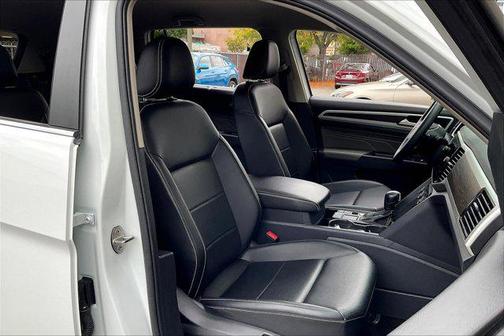 2022 Volkswagen Atlas 3.6L SE w/Technology