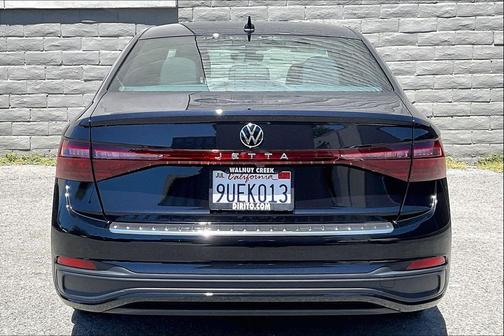 Deep Black Pearl 2025 Volkswagen Jetta 1.4T S