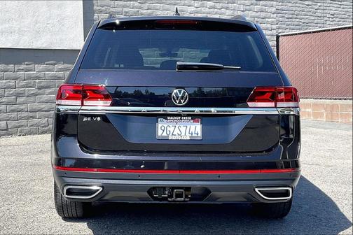Deep Black Pearl 2023 Volkswagen Atlas 3.6L SE w/Technology