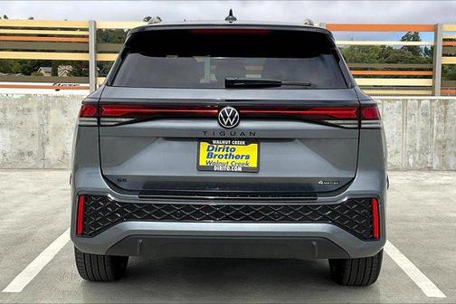 2025 Volkswagen Tiguan 2.0T SE R-Line Black 4MOTION