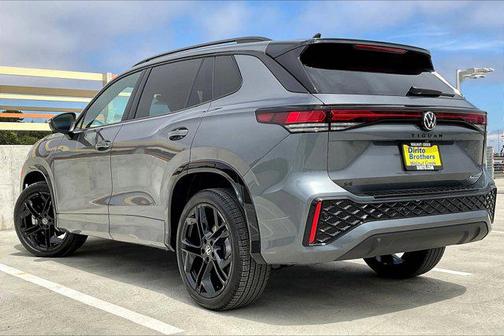 2025 Volkswagen Tiguan 2.0T SE R-Line Black 4MOTION