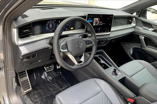 2025 Volkswagen Tiguan 2.0T SE R-Line Black 4MOTION