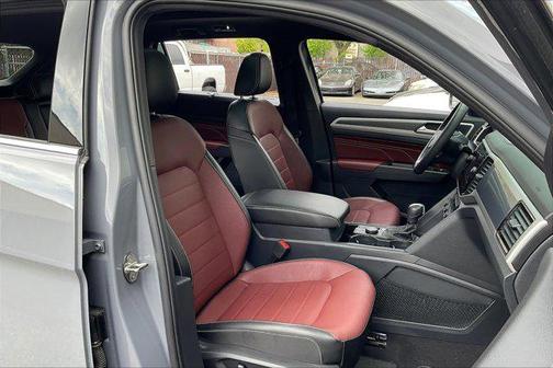 2022 Volkswagen Atlas Cross Sport 3.6L V6 SEL Premium R-Line
