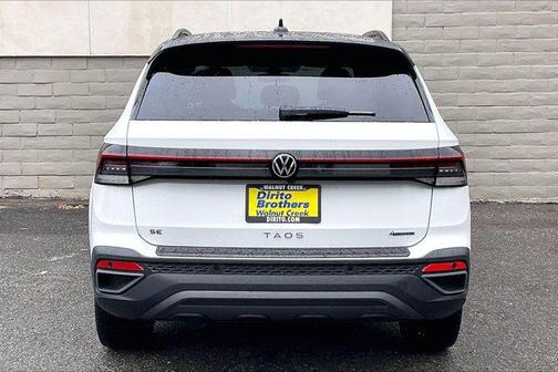 2026 Volkswagen Taos SE Black