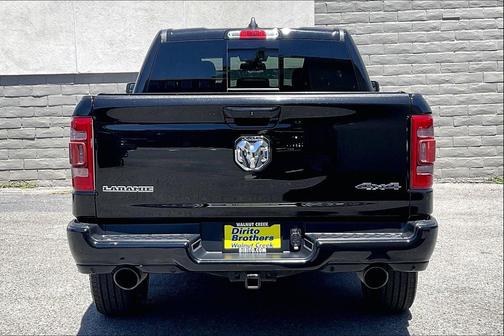 Diamond Black Crystal Pearlcoat 2019 RAM 1500 Laramie
