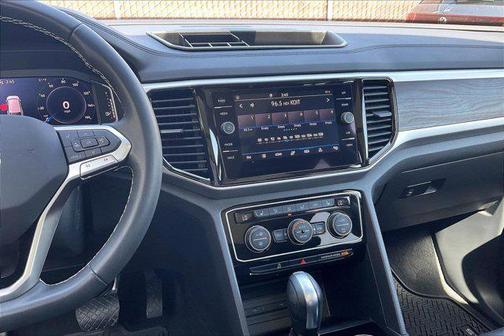 Platinum Gray Metallic 2023 Volkswagen Atlas 3.6L SE w/Technology