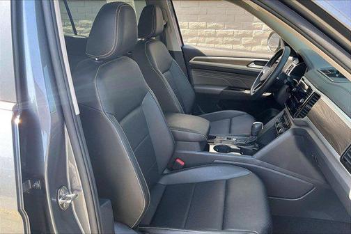 Platinum Gray Metallic 2023 Volkswagen Atlas 3.6L SE w/Technology