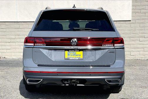 Pure Gray 2026 Volkswagen Atlas 2.0T SE w/Technology 4MOTION