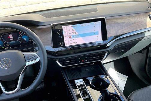 Pure Gray 2026 Volkswagen Atlas 2.0T SE w/Technology 4MOTION