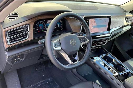 Pure Gray 2026 Volkswagen Atlas 2.0T SE w/Technology 4MOTION