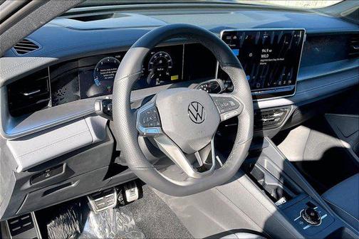 2026 Volkswagen Tiguan 2.0T SE R-Line Black 4MOTION