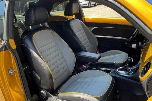 2017 Volkswagen Beetle 1.8T Dune