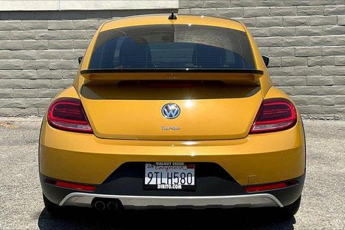 2017 Volkswagen Beetle 1.8T Dune