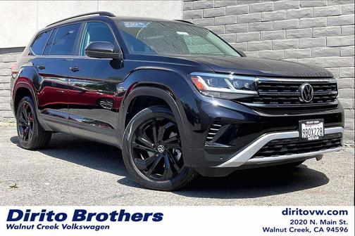 Deep Black Pearl 2022 Volkswagen Atlas 3.6L SE w/Technology
