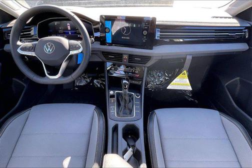 Opal White Pearl 2026 Volkswagen Jetta 1.4T SE