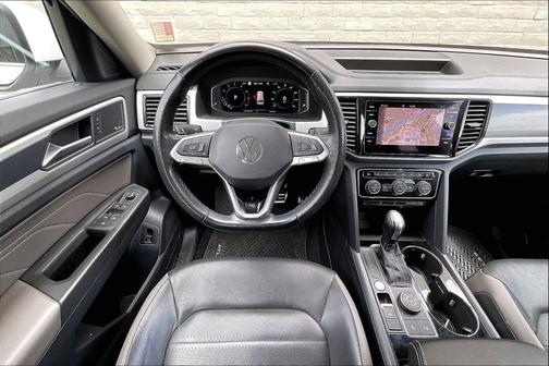 Pure White 2022 Volkswagen Atlas 3.6L SEL Premium
