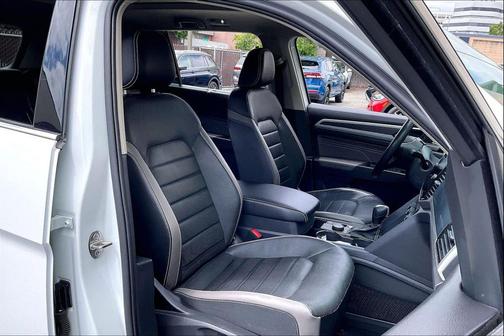 Pure White 2022 Volkswagen Atlas 3.6L SEL Premium