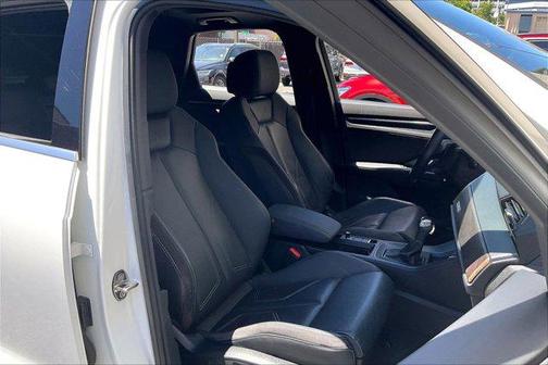 Ibis White 2020 Audi Q3 45 S line Prestige