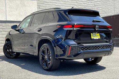 2025 Volkswagen Tiguan 2.0T SE R-Line Black