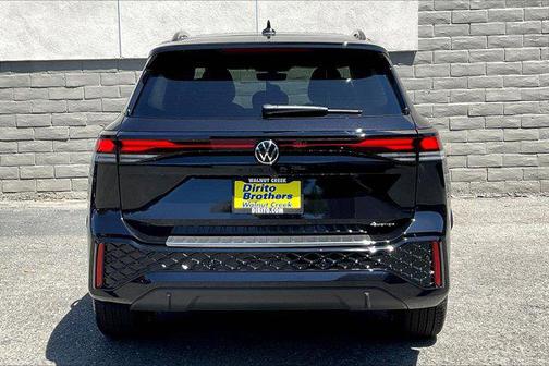 2025 Volkswagen Tiguan 2.0T SE R-Line Black