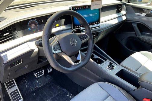 2025 Volkswagen Tiguan 2.0T SE R-Line Black