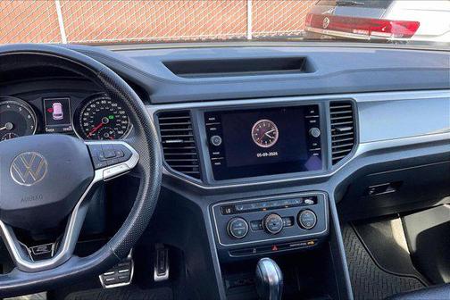 Deep Black Pearl 2021 Volkswagen Atlas 3.6L SE w/Technology
