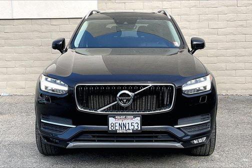 2018 Volvo XC90 T6 Momentum