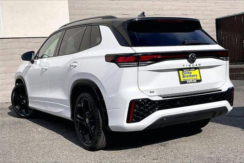 2026 Volkswagen Tiguan 2.0T SE R-Line Black