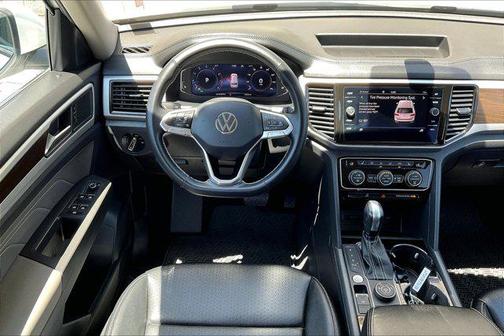2022 Volkswagen Atlas 2.0T SE w/Technology 4MOTION