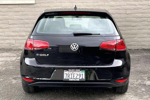 Deep Black Pearl 2016 Volkswagen e-Golf SEL Premium