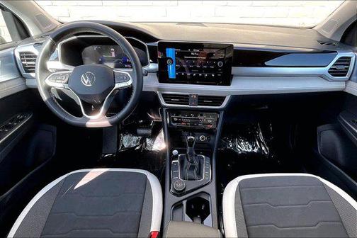 2026 Volkswagen Taos SE