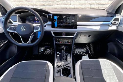 Platinum Gray Metallic 2026 Volkswagen Taos SE