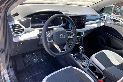 Platinum Gray Metallic 2026 Volkswagen Taos SE