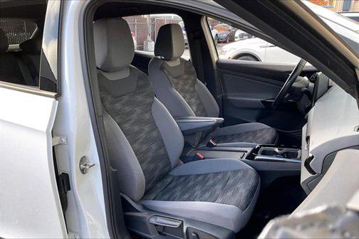 2022 Volkswagen ID.4 Pro