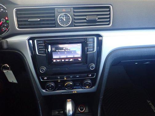 2016 Volkswagen Passat 1.8T S