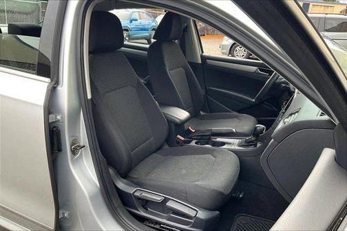 2016 Volkswagen Passat 1.8T S