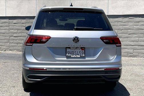 Pyrite Silver Metallic 2023 Volkswagen Tiguan 2.0T SE