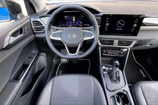 2025 Volkswagen Taos SE Black