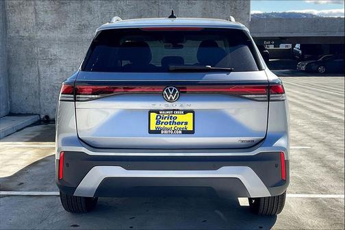 Pyrite Silver Metallic 2026 Volkswagen Tiguan 2.0T SE